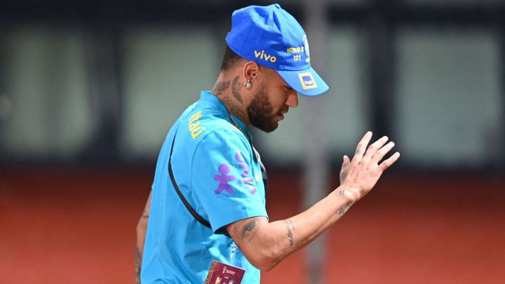 Neymar llega a Colombia para jugar ante Colombia