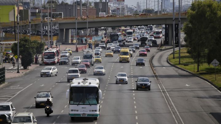 Pico y placa en Bogotá y Medellín hoy, 13 de octubre: restricción, horarios y excepciones
