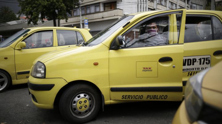 Pico y placa en Bogotá y Medellín hoy, 20 de octubre: restricción, horarios y excepciones