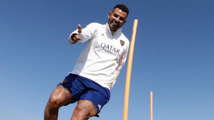 Edwin Cardona, volante de Boca Juniors, todavía no tiene su futuro asegurado en el equipo argentino. El 30 de noviembre, la directiva de Boca decidiría
