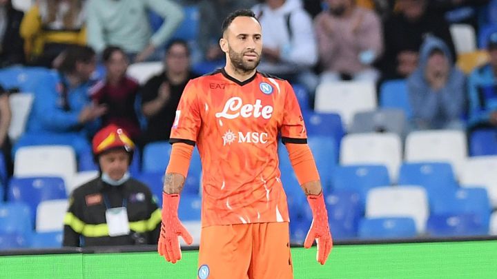 Napoli goleó a Lazio 4-0 en Serie A en medio del homenaje a Diego Armando Maradona. David Ospina fue titular y dejó su arco en cero ante los de Sarri.