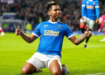 Van Bronckhorst respalda a Morelos para ir a Selección