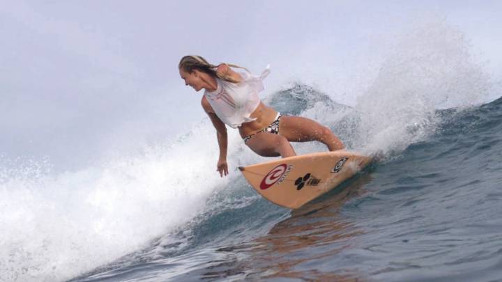 Bethany Hamilton Pasta Point Maldivas