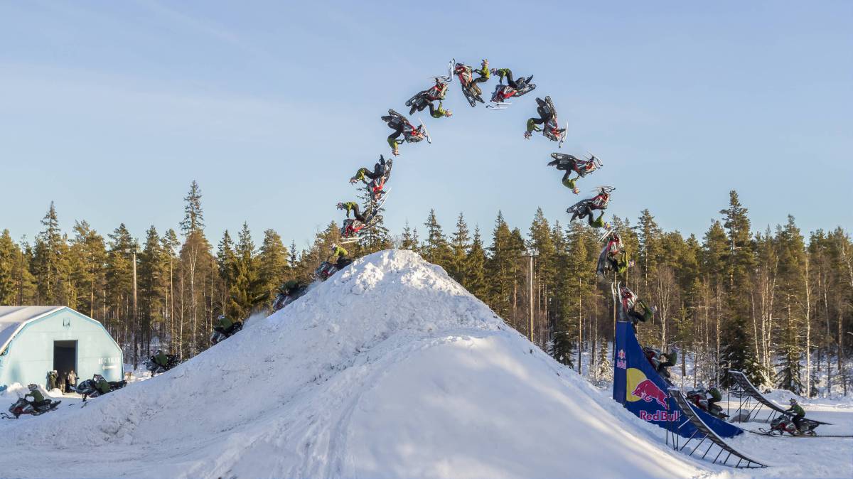 Video doble backflip moto de nieve Daniel Bodin