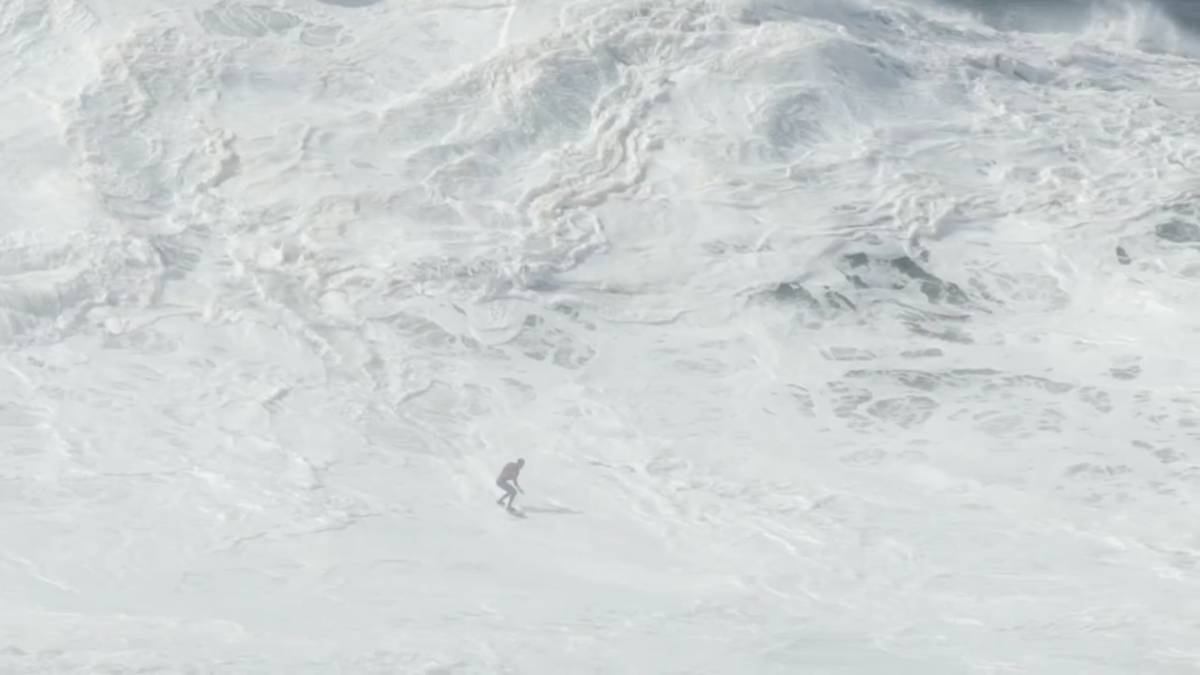 Lucas Chumbo Nazaré big waves