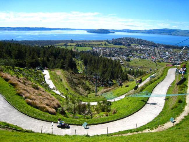 Las vistas desde lo alto al lago Rotorua.