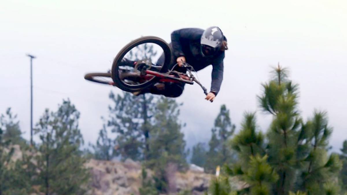 Matty Miles Freeride MTB RAW 100 video