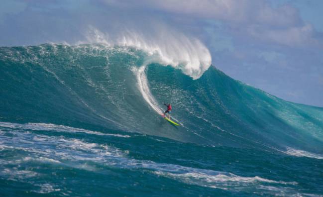 Paige Alms, ganadora Pe'ahi Challenge 2017 categoría femenina