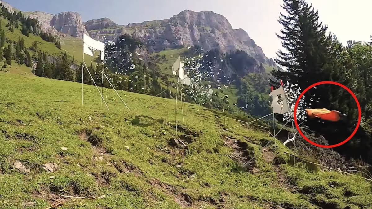 Sven Ugau record wingsuit