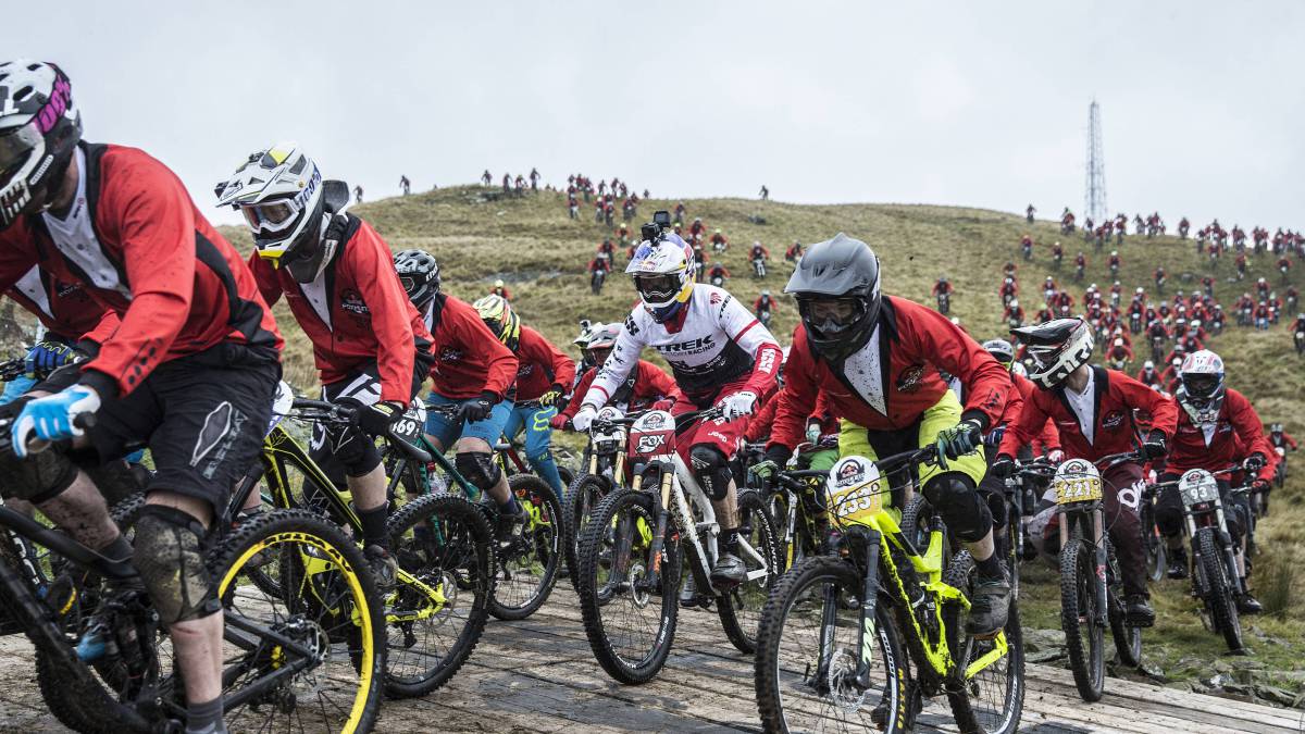 Tres zorros contra 450 cazadores en el espectacular Foxhunt