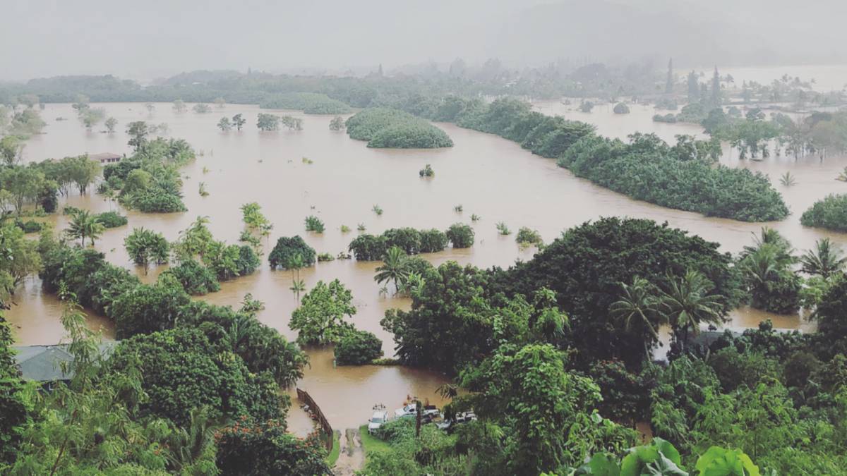 fuertes lluvias inundaciones inundan isla kauai hawai laird hamilton foto instagram