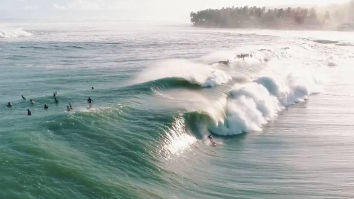 swell historico nias vista dron surf