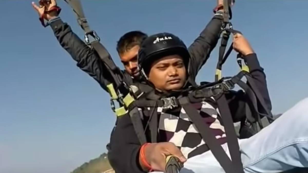 Accidente parapente India instructor salva acompañante alumno turista graba youtube palo selfie
