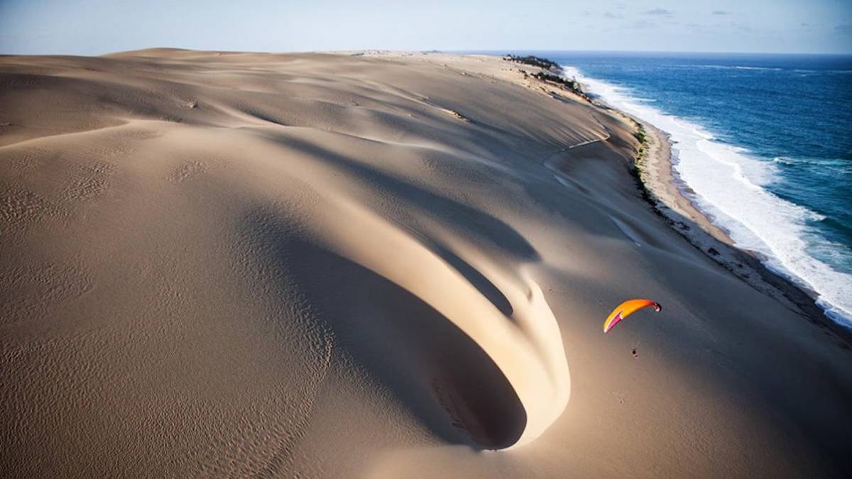 Paragliding red bull illume
