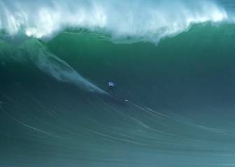 Natxo Gonzalez, nominado a la mejor ola del año con su inédito 10 en Nazaré