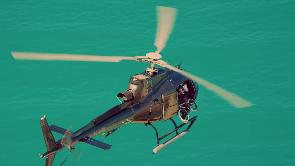 kriss kyle helicoptero dubai bmx bici