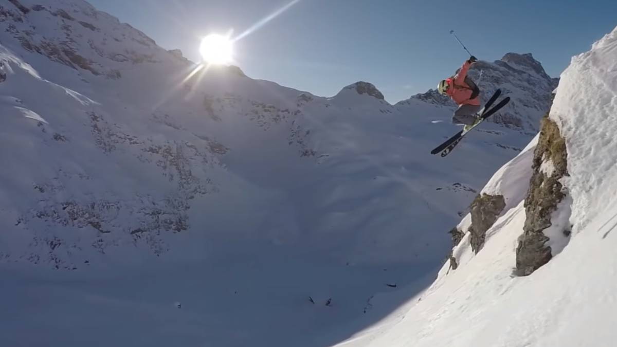 adria millan saltando esquis suiza video freeski freeride swiss lines txema trull puesta sol nieve