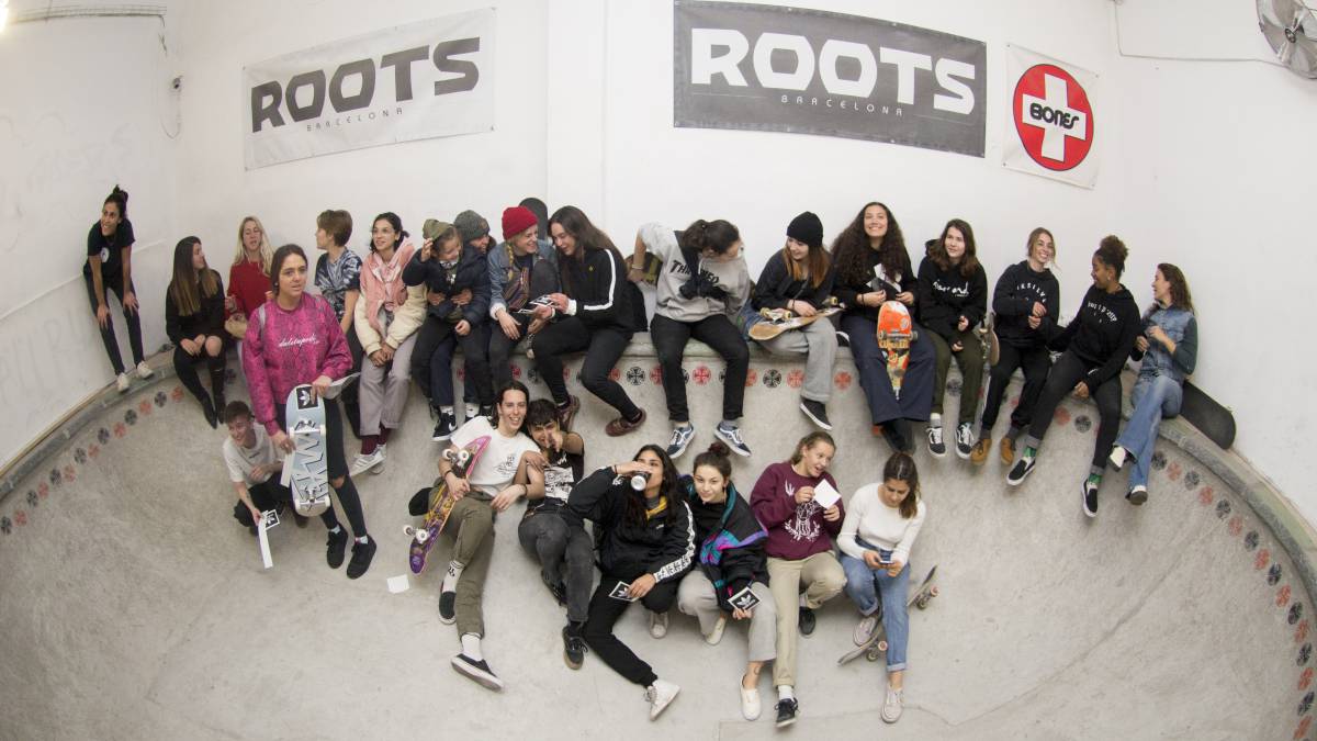 foto familia bowl roots presentacion revista especializada skate femenino dolores skateboard magazine raisa abal