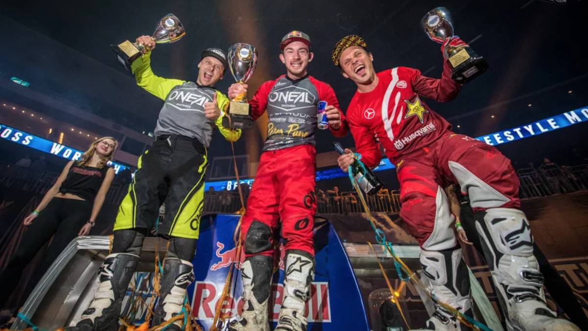 maikel melero luc ackermann libor podmol podio night of the jumps campeonato mundo fmx berlin