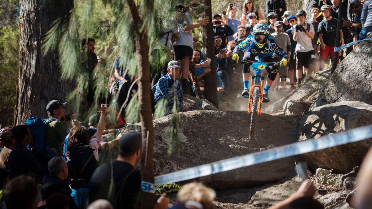 martin maes blue derby mountain bike trails tasmania australia segunda parada enduro world series 2019 ews mtb
