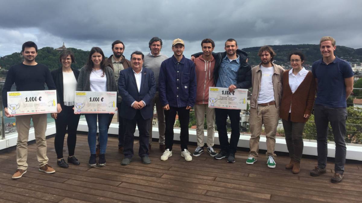 Una tabla de surf desmontable gana el premio a la innovación en San Sebastián