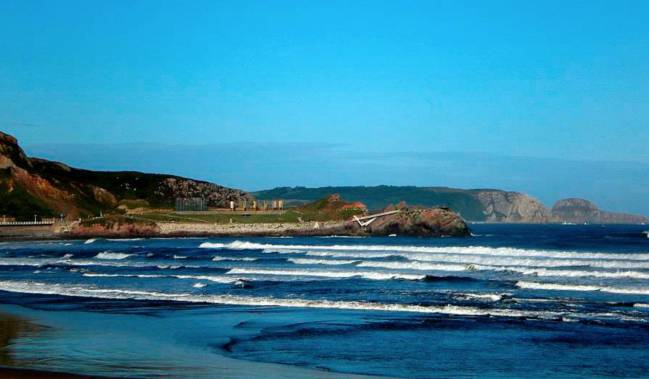 playa salinas asturias vista general olas mejores playas españa aprender surf music friends festival