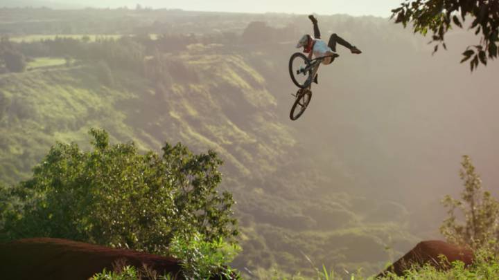 mtb nueva pelicula anthill films return to earth