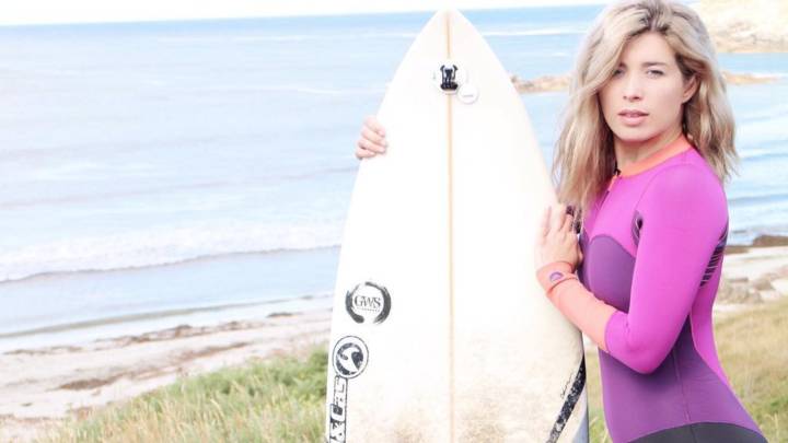 Cristina Boscá, presentadora polifacética y loca amante del surf