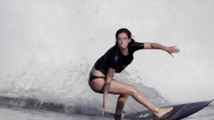 Las surfistas Ainara Aymat y Lee-Ann Curren, juntas en Sambal Sambal