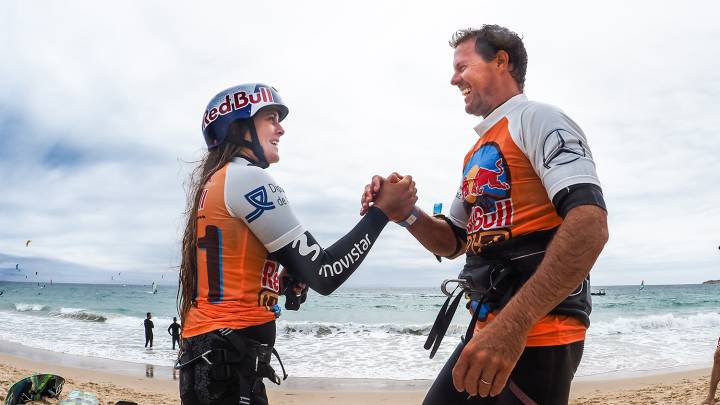 El kitesurf se impone al windsurf como deporte más rápido