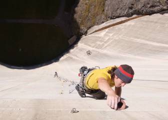 Una presa en Suiza cuenta con la pared artificial de escalada más alta de Europa