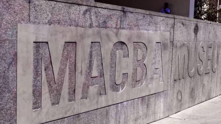Mark Frölich hace una retrospectiva en vídeo patinando por los spots míticos de BCN