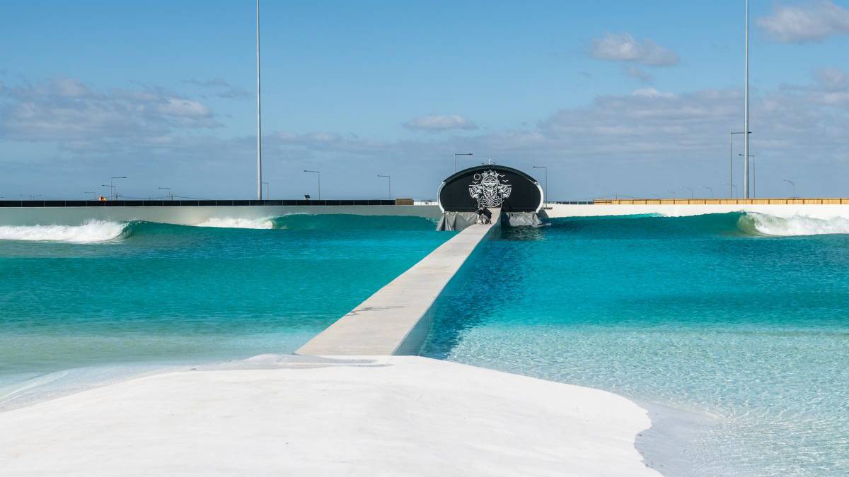 La primera piscina de olas de Australia también empieza a bombear