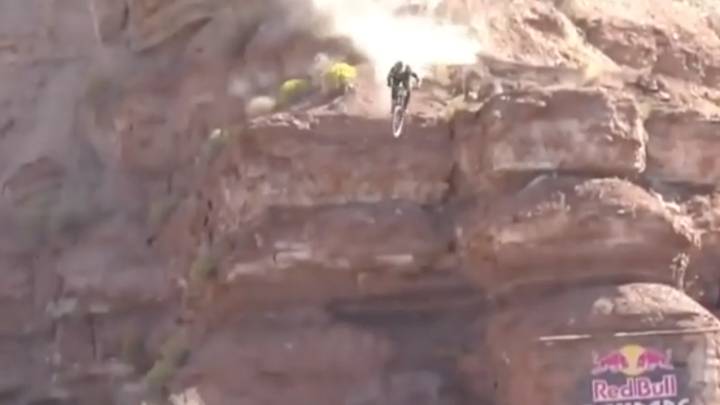 La increíble salvada de Andreu Lacondeguy en el Rampage para ponerse las manos a la cabeza