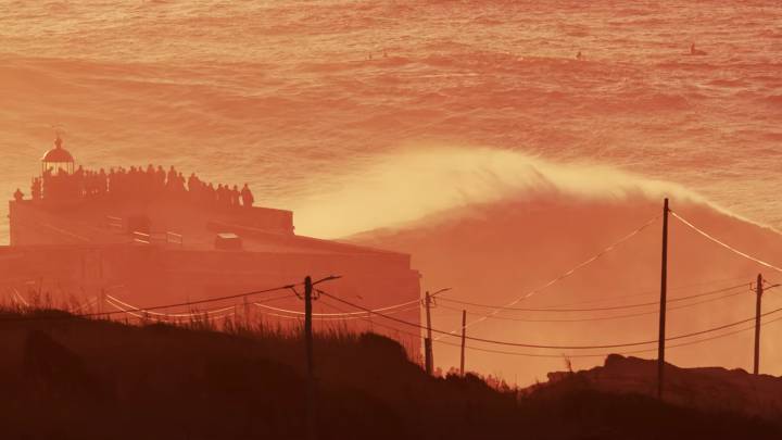 El primer maretón de la temporada en Nazaré, la ola más grande del mundo