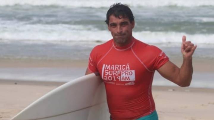 Fallece en plena competición el surfista Leo Neves