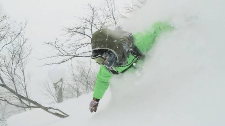 Shiro, la película de snowboard grabada en la isla donde más nieva del mundo