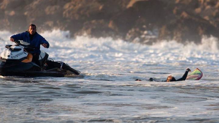 Una ola marroquí le parte la pelvis al bicampeón del mundo de surf de olas grandes