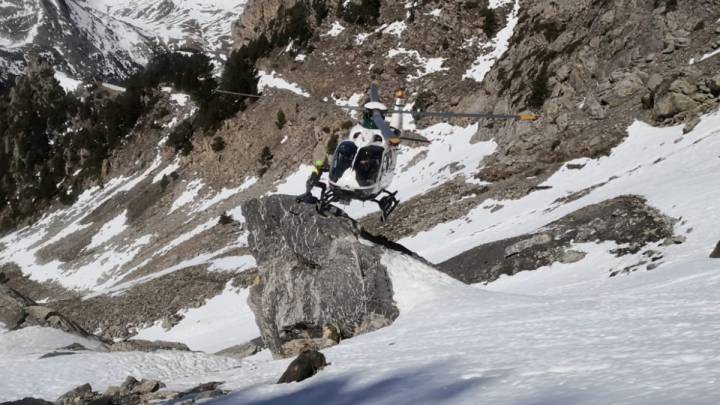 La Guardia Civil rescata a un montañero herido que se saltó el confinamiento