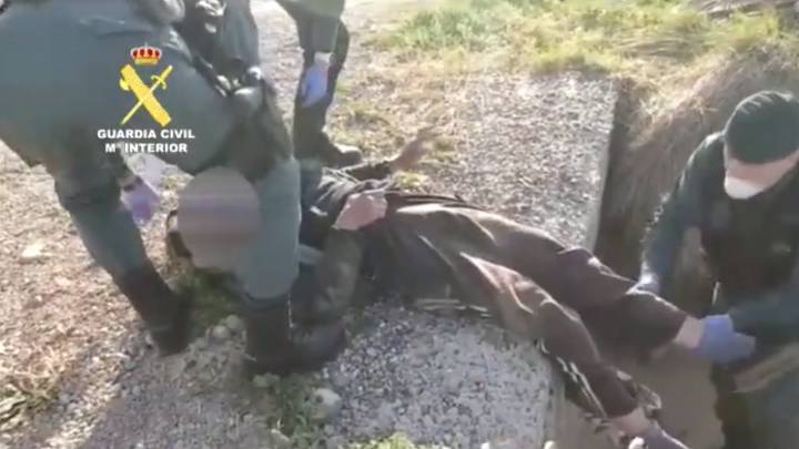 La Guardia Civil rescata a un ciclista ebrio y le denuncia por saltarse el confinamiento