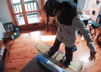 Así practica snowboard Núria Castán en casa durante el confinamiento