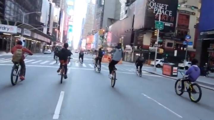 Un grupo de ciclistas se salta repetidas veces las medidas contra el coronavirus