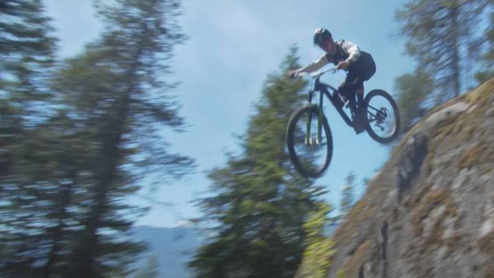 Remy Metailler se pasa el juego del MTB en los trails de Squamish