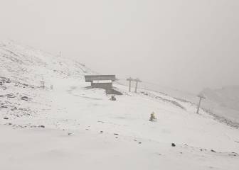Sierra Nevada, en marcha: nevadas, cañones y protocolo frente al coronavirus