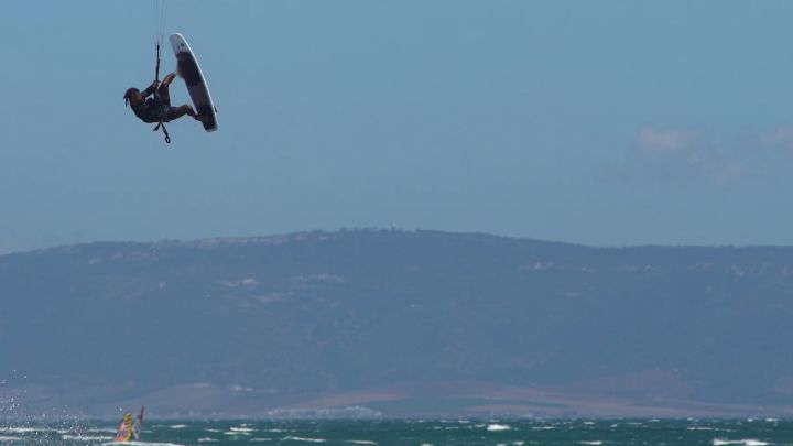Big Air Caños de Meca: viento y altos vuelos contra la Covid-19