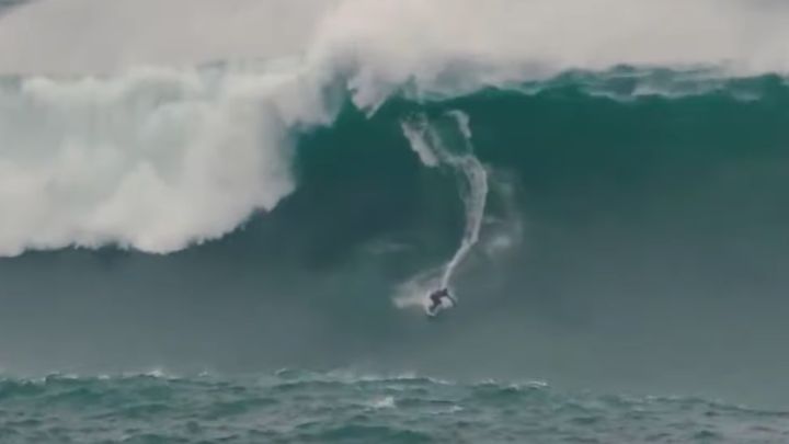 De Nazaré a Galicia: pasan diciembre de olas gigantes en olas gigantes