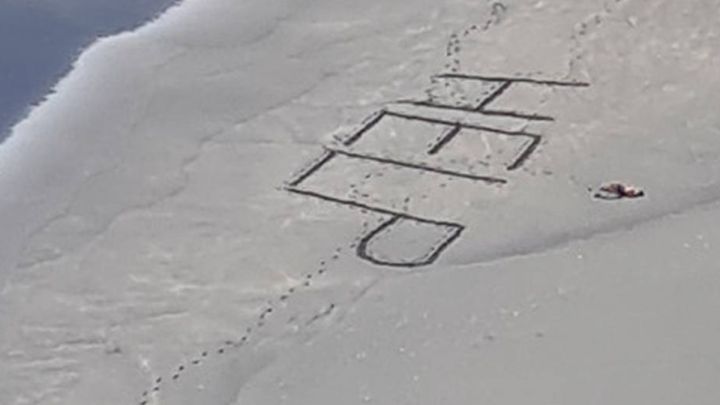 El surfista rescatado: "Escribí HELP en la arena porque acababa de ver Náufrago"