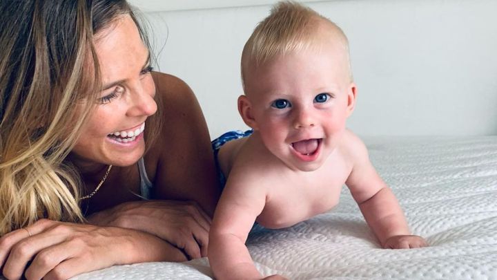 Torah Bright, en el ojo del huracán por una foto dando el pecho a su hijo