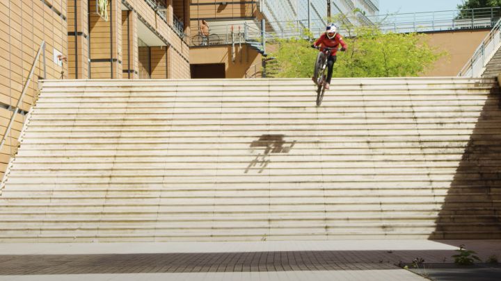 El ciclista más viral estrena webserie de MTB en YouTube