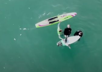 Se parte la pierna surfeando y graban el rescate en dron